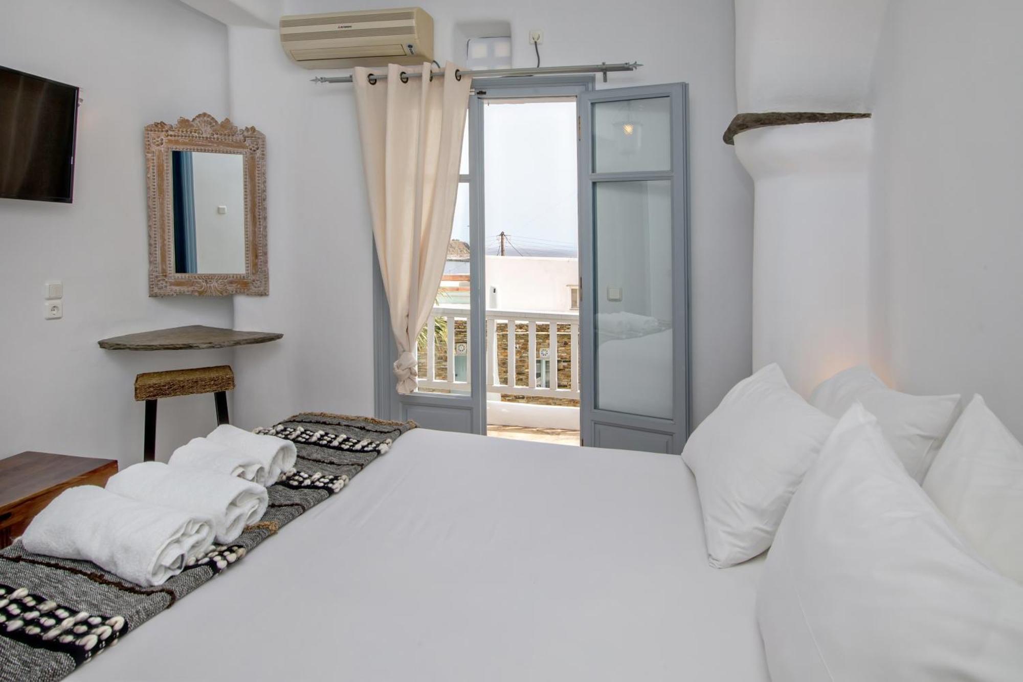 Onar Hotel & Suites Tínos الغرفة الصورة